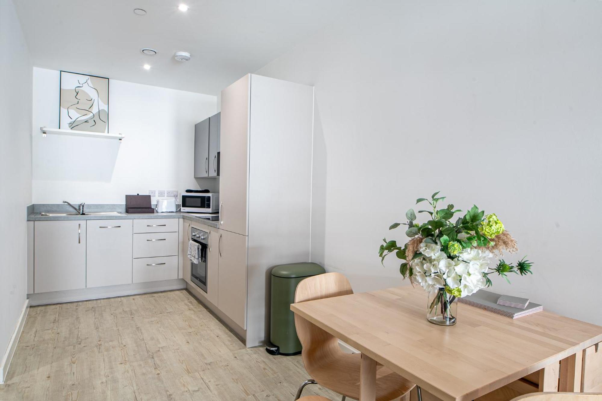 Modern And Spacious Apartment In Salford Quays Manchester Esterno foto