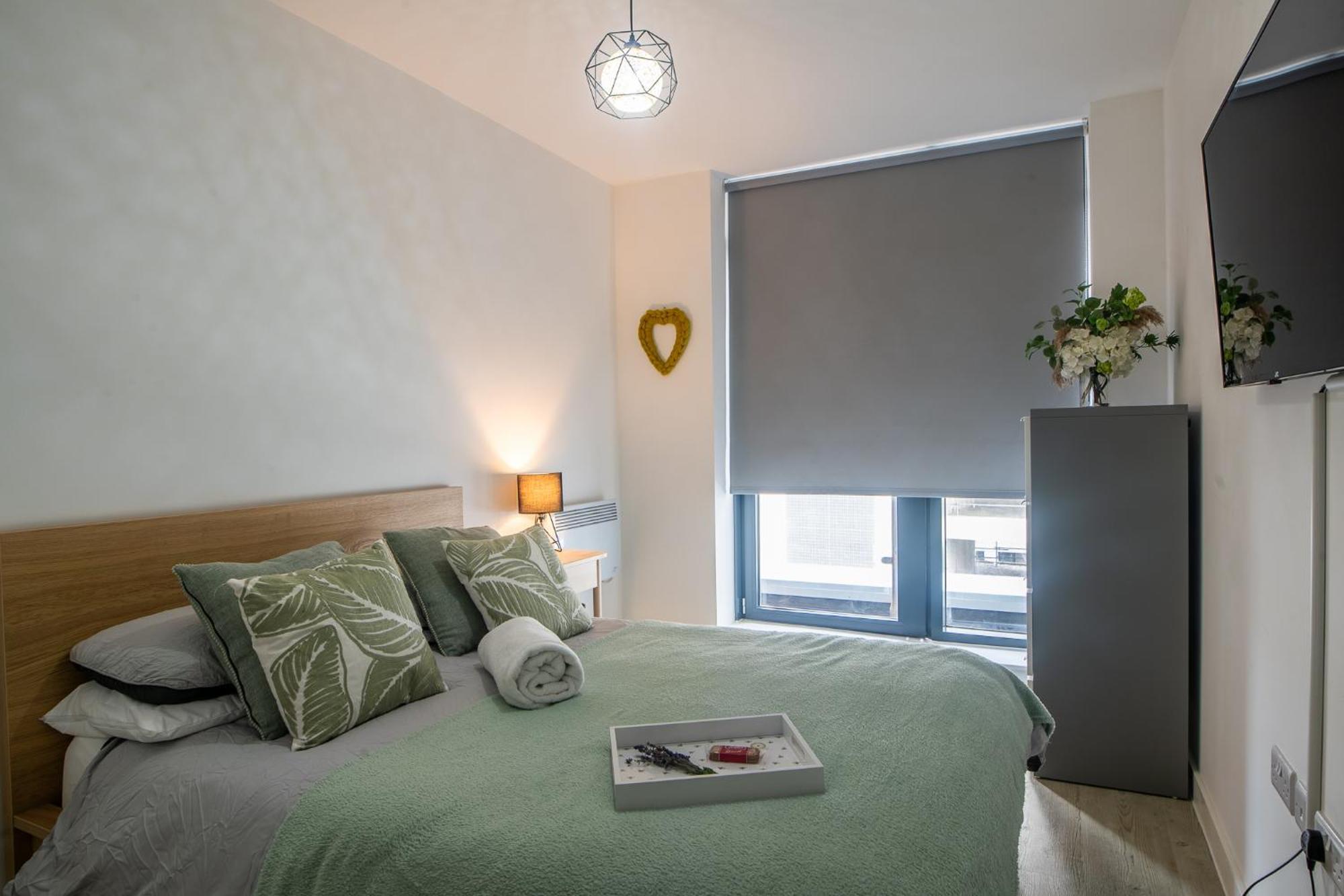 Modern And Spacious Apartment In Salford Quays Manchester Esterno foto